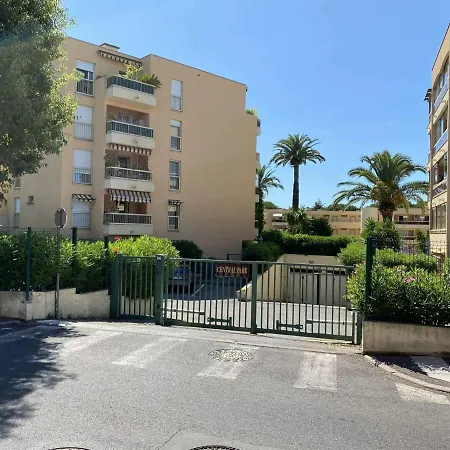 Appartement Golfe Juan, 1 Piece, 2 Personnes - Fr-1-252-172 * Vallauris